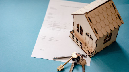 Al adquirir una vivienda: ¿Es mejor utilizar un intermediario o no?